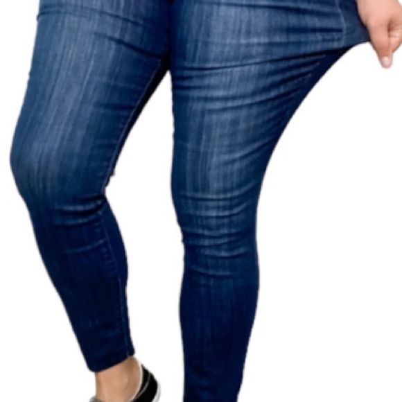 “Walk in the park” Judy Blue - Picture 3 of 8